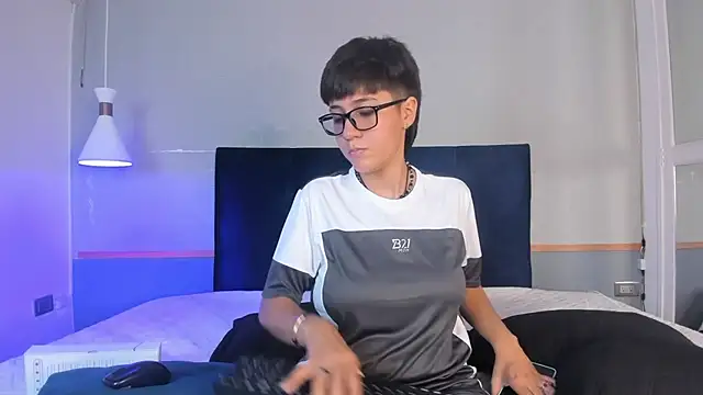 Tsuki Maru online show from 11/16/25, 08:36