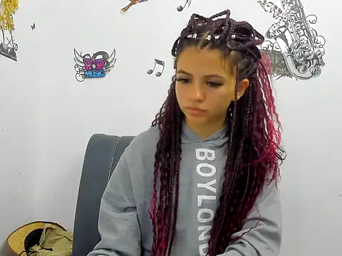 Snapshot of sarithasweettt chatting on 10/17/25, 02:48 sarithasweettt online show from 10/17/25, 02:48