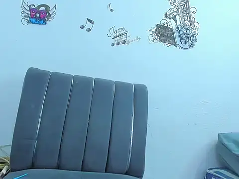 Snapshot of sarithasweettt chatting on 10/25/25, 04:42 sarithasweettt online show from 10/25/25, 04:42