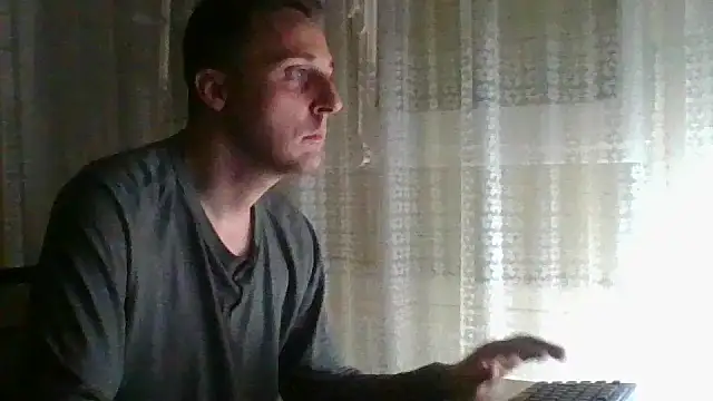 dani878879 online show from 10/31/25, 08:04