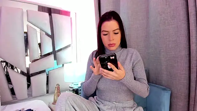 Snapshot of _valeria_saenz_ chatting on 05/16/26, 01:54 valeria saenz online show from 05/16/26, 01:54