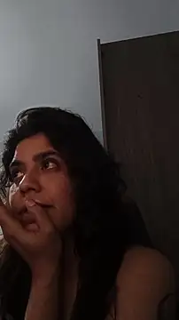 Maricamposs online show from 11/19/25, 04:01