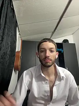 Snapshot of sarabiaarevalo chatting on 09/23/25, 05:21 sarabiaarevalo online show from 09/23/25, 05:21