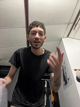 Snapshot of sarabiaarevalo chatting on 11/28/25, 03:31 sarabiaarevalo online show from 11/28/25, 03:31