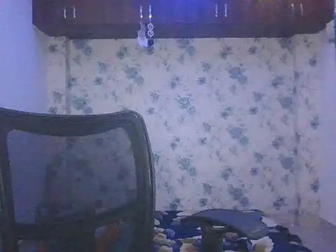 priyaverma00 online show from 10/18/25, 08:20