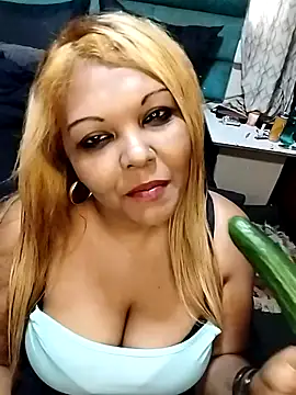 hemilynthomas2467 online show from 12/14/25, 02:11