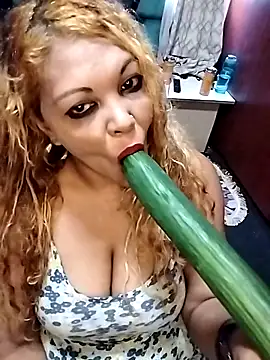 hemilynthomas2467 online show from 12/22/25, 09:39