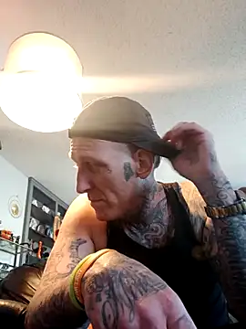 Snapshot of MRTATTWO chatting on 09/09/25, 11:37 MRTATTWO online show from 09/09/25, 11:37