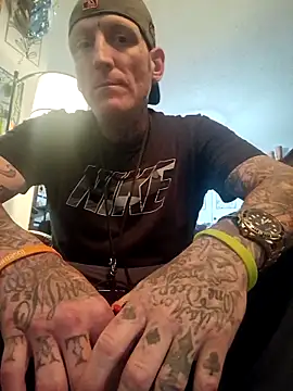 Snapshot of MRTATTWO chatting on 09/20/25, 12:44 MRTATTWO online show from 09/20/25, 12:44