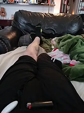 Snapshot of MRTATTWO chatting on 11/06/25, 04:52 MRTATTWO online show from 11/06/25, 04:52