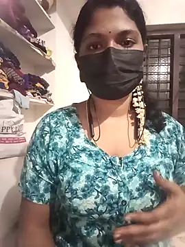 Snapshot of swetha01430 chatting on 09/18/25, 04:09 swetha01430 online show from 09/18/25, 04:09