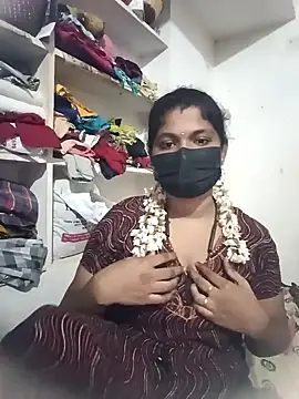 Snapshot of swetha01430 chatting on 10/12/25, 04:17 swetha01430 online show from 10/12/25, 04:17