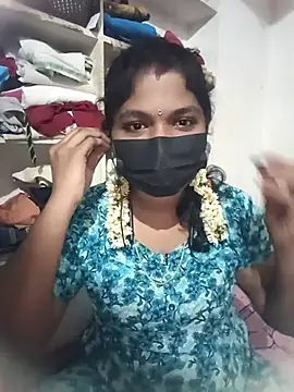 Snapshot of swetha01430 chatting on 10/17/25, 04:20 swetha01430 online show from 10/17/25, 04:20