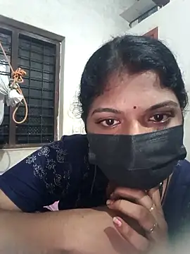 Snapshot of swetha01430 chatting on 10/18/25, 04:19 swetha01430 online show from 10/18/25, 04:19