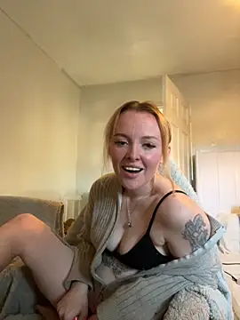 RedHeadRoxyUK online show from 11/12/25, 11:43