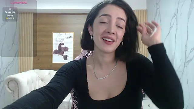 sara lopez s online show from 03/11/26, 01:39
