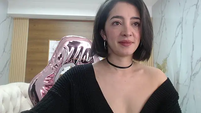 sara lopez s online show from 03/29/26, 01:22