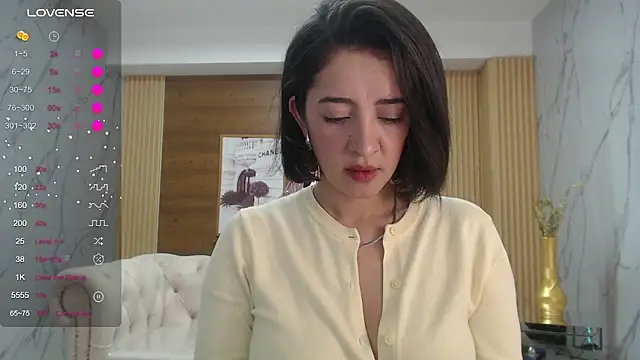 sara lopez s online show from 04/16/26, 01:56