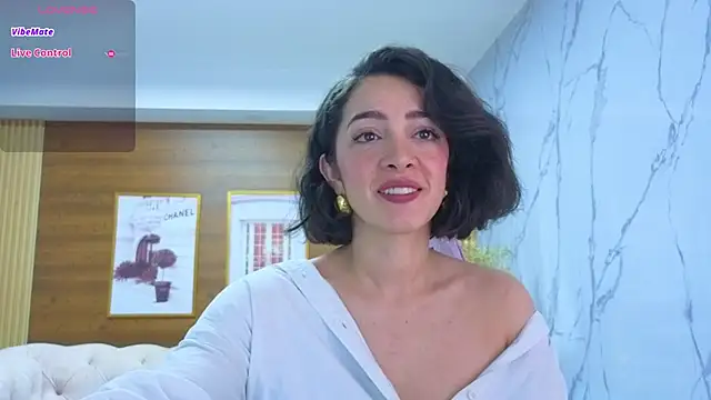 sara lopez s online show from 06/30/26, 01:45