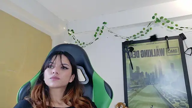 Snapshot of rosse_dredd chatting on 05/20/26, 02:56 rosse dredd online show from 05/20/26, 02:56