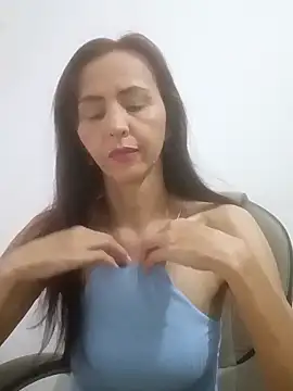 Snapshot of zaira_spice chatting on 04/26/26, 10:29 zaira spice online show from 04/26/26, 10:29