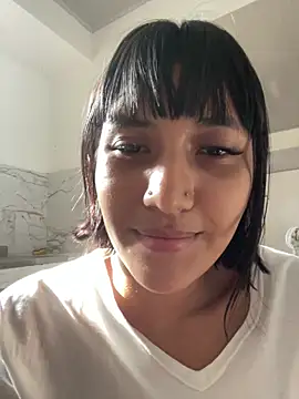 Amberdecolombia online show from 11/16/25, 08:03