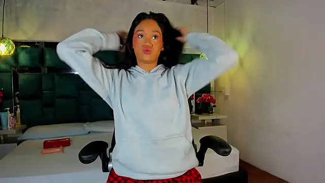 sofia gomez1  online show from 09/29/25, 11:37