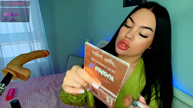 katerine Monroe online show from 11/30/25, 06:17