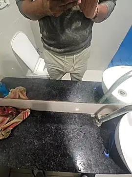 Snapshot of Gamecoc chatting on 11/28/25, 05:43 Gamecoc online show from 11/28/25, 05:43