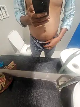 Snapshot of Gamecoc chatting on 11/29/25, 10:40 Gamecoc online show from 11/29/25, 10:40