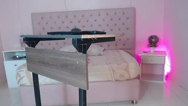 kiity horny  online show from 09/25/25, 12:53