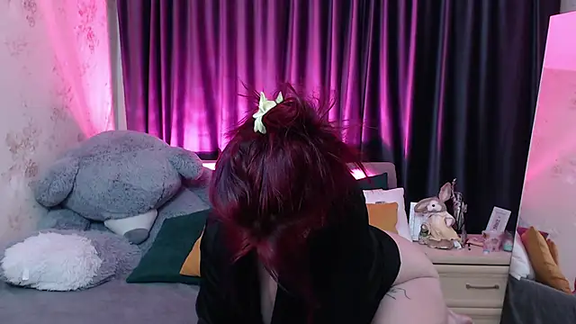 Nina Blum  online show from 04/06/26, 06:25