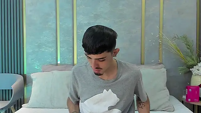 NikoStone  online show from 10/18/25, 04:37