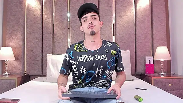 NikoStone  online show from 06/06/26, 04:28