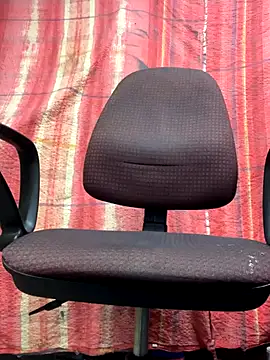 Snapshot of bmwe71 chatting on 11/28/25, 08:17 bmwe71 online show from 11/28/25, 08:17