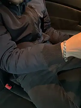 Snapshot of bmwe71 chatting on 02/12/26, 02:56 bmwe71 online show from 02/12/26, 02:56