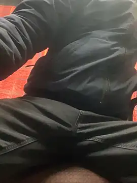 Snapshot of bmwe71 chatting on 02/18/26, 02:46 bmwe71 online show from 02/18/26, 02:46