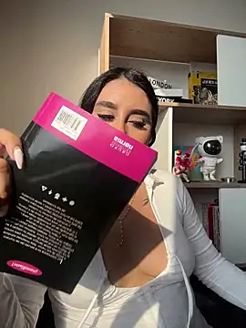 Sophie Dreamss online show from 04/13/26, 09:09