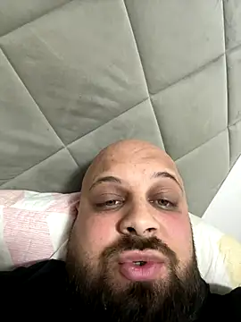 Snapshot of Alexino69 chatting on 11/17/25, 08:03 Alexino69 online show from 11/17/25, 08:03