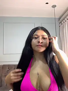 Snapshot of Valery_kitty18 chatting on 12/04/25, 11:30 Valery kitty18 online show from 12/04/25, 11:30