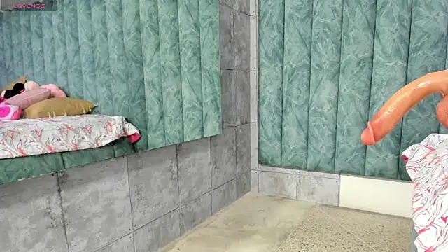 LizzyOlsen online show from 10/30/25, 05:53