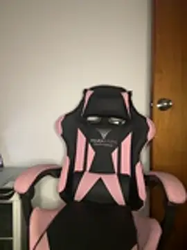 Snapshot of Madisson_Leblanc chatting on 03/11/26, 11:00 Madisson Leblanc online show from 03/11/26, 11:00