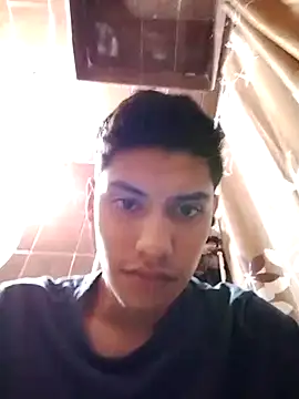 aispuro8505 online show from 10/21/25, 07:42