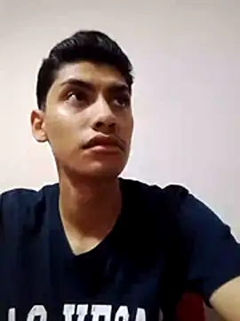 aispuro8505 online show from 12/05/25, 05:38