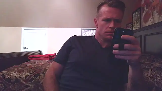 Snapshot of DILFiGuess11 chatting on 06/25/26, 04:23 DILFiGuess11 online show from 06/25/26, 04:23