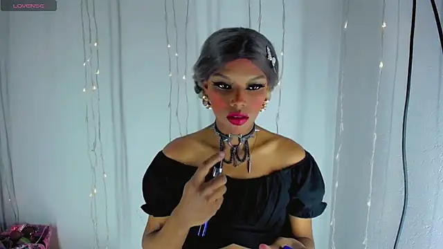 Snapshot of TheBlackwidows chatting on 09/10/25, 05:18 TheBlackwidows online show from 09/10/25, 05:18