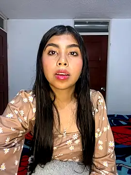 Snapshot of DianeSuns_ chatting on 10/17/25, 02:15 DianeSuns  online show from 10/17/25, 02:15