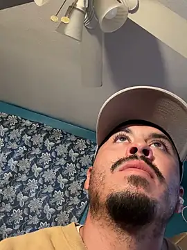 Snapshot of AlexR9700 chatting on 11/24/25, 11:37 AlexR9700 online show from 11/24/25, 11:37