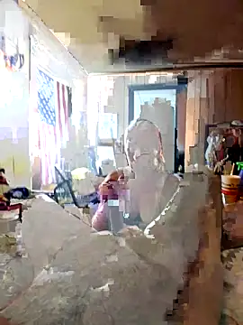 Snapshot of Bush_smusher chatting on 10/06/25, 11:24 Bush smusher online show from 10/06/25, 11:24