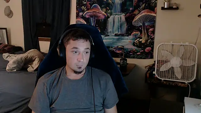 Snapshot of YoBlezz chatting on 09/24/25, 05:00 YoBlezz online show from 09/24/25, 05:00